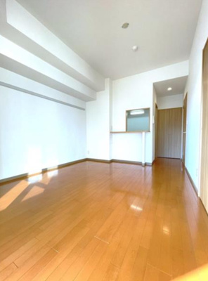 【居間・リビング】 | アヴェニーユ弐番館 | ゆったり過ごせる居間です