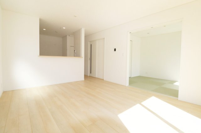 二本松市油井字無地ノ内　　　８号棟　　　油井小学校、安達中学区の居間・リビング