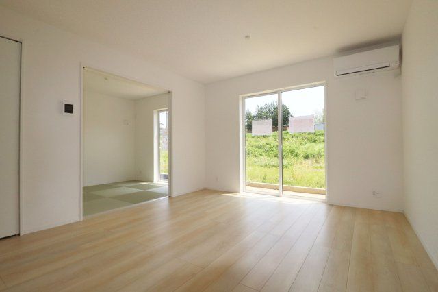 二本松市油井字無地ノ内　　　８号棟　　　油井小学校、安達中学区の和室|リビングに隣接する和室　※同社施工例