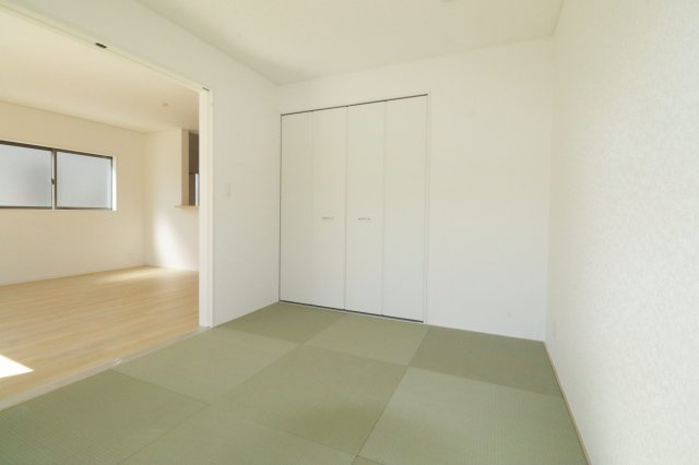 二本松市油井字無地ノ内　　　８号棟　　　油井小学校、安達中学区の和室