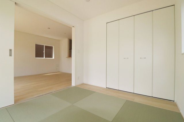 二本松市油井字無地ノ内　　　８号棟　　　油井小学校、安達中学区の玄関|※同社施工例