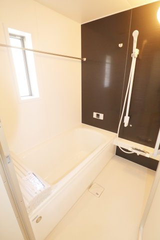 二本松市油井字無地ノ内　　　８号棟　　　油井小学校、安達中学区の浴室