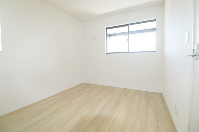 二本松市油井字無地ノ内　　　８号棟　　　油井小学校、安達中学区の洋室