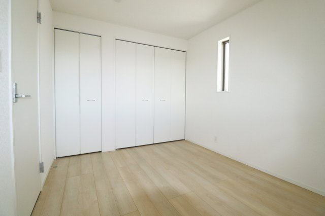 二本松市油井字無地ノ内　　　８号棟　　　油井小学校、安達中学区の洋室