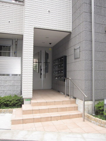 サザンハウスのエントランス|★安心のオートロック対応★