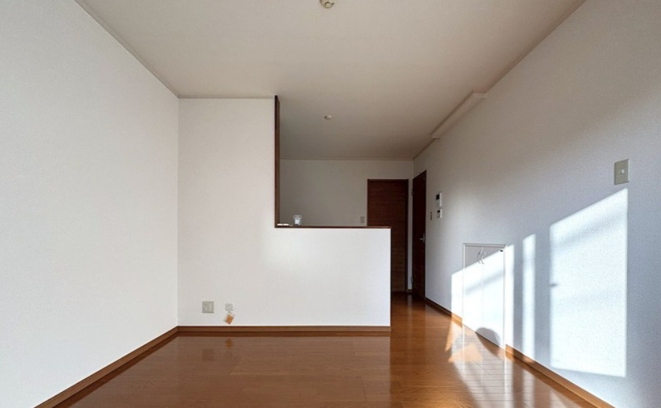 メゾネット佐倉Bの居間・リビング