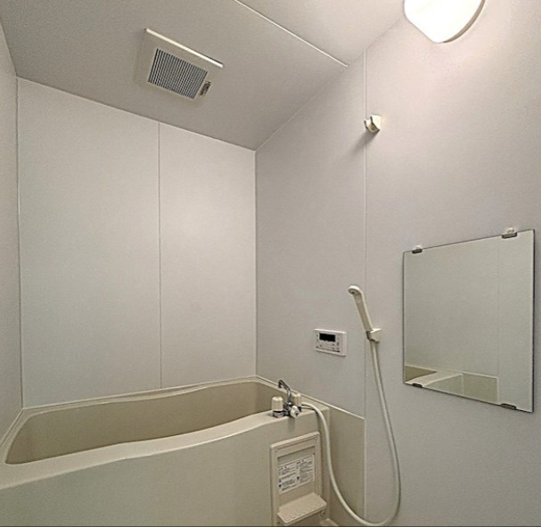 メゾネット佐倉Bの浴室