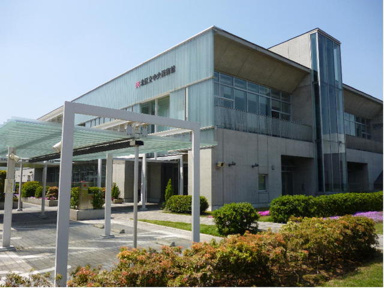 北区立中央図書館まで818m