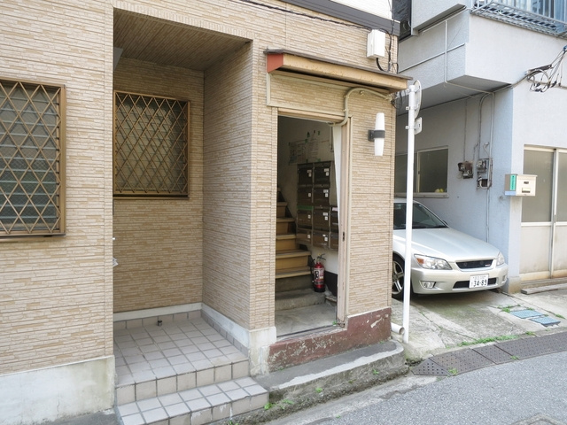 山一東尾久ビルのエントランス|エントランス部分です♪