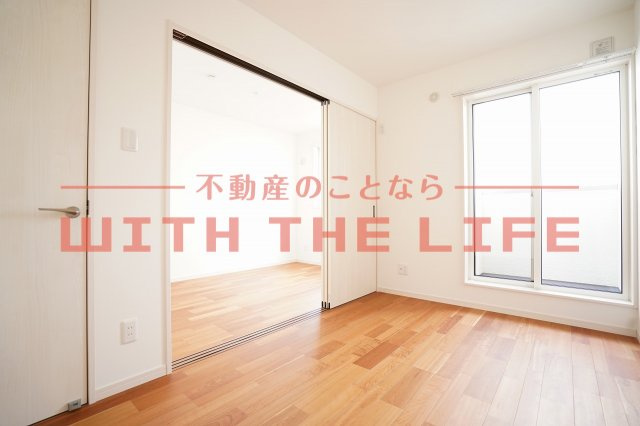 テラスハウス東山【キャッシュバック対象物件】の内装|明るい室内です