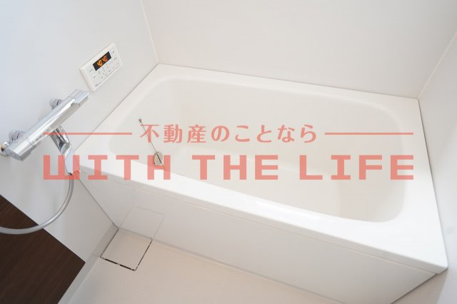 テラスハウス東山【キャッシュバック対象物件】の浴室|きれいなお風呂です