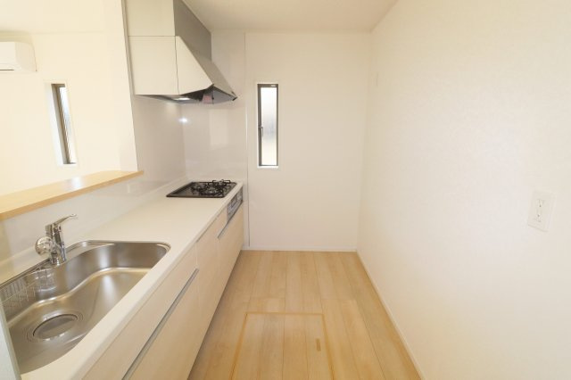 二本松市油井字無地ノ内　　　９号棟　　　油井小学校、安達中学区のキッチン