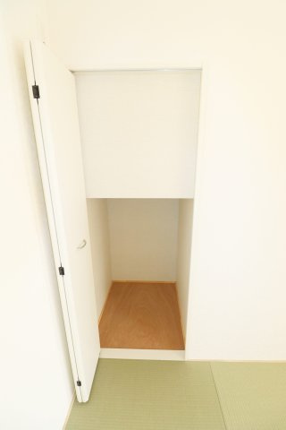 二本松市油井字無地ノ内　　　９号棟　　　油井小学校、安達中学区の和室|リビングに隣接する和室　※同社施工例