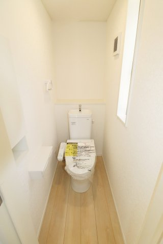 二本松市油井字無地ノ内　　　９号棟　　　油井小学校、安達中学区のトイレ
