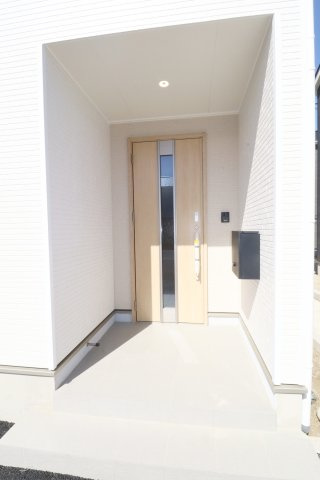 二本松市油井字無地ノ内　　　９号棟　　　油井小学校、安達中学区の玄関