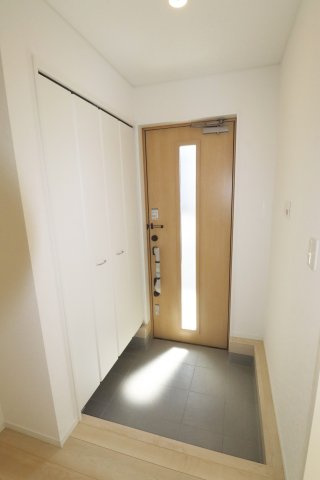 二本松市油井字無地ノ内　　　９号棟　　　油井小学校、安達中学区の玄関|※同社施工例