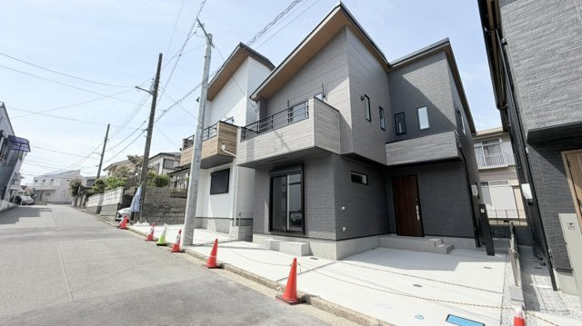 【前面道路含む現地写真】 | 伊勢原市高森　全３棟　新築住宅