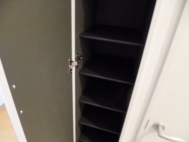 ヒルズ飛鳥山の収納|下駄箱にはたくさん靴が仕舞えます。