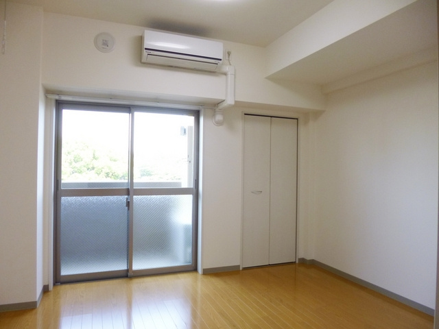 ヒルズ飛鳥山の居間・リビング|7.5帖の広々とした洋室です！