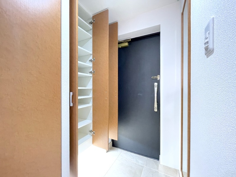 リーガル神戸三宮フラワーロードの玄関