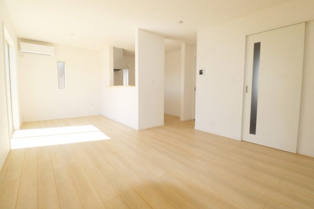 二本松市油井字無地ノ内　　　１０号棟　　　油井小学校、安達中学区の外観|南東側から見た区画全体