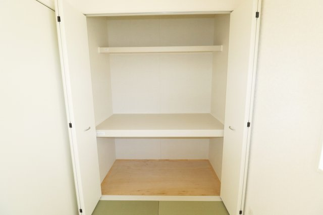 二本松市油井字無地ノ内　　　１０号棟　　　油井小学校、安達中学区の和室|リビングに隣接する和室　※同社施工例