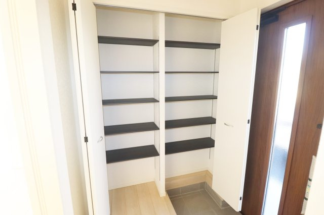 二本松市油井字無地ノ内　　　１０号棟　　　油井小学校、安達中学区の玄関|※同社施工例