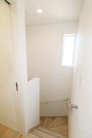 二本松市油井字無地ノ内　　　１０号棟　　　油井小学校、安達中学区の玄関|※同社施工例