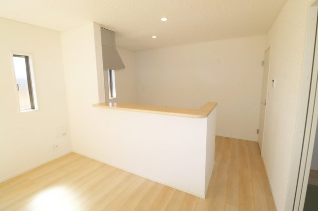 二本松市油井字無地ノ内　　　１１号棟　　　油井小学校、安達中学区のキッチン
