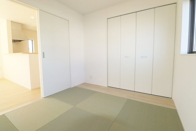 二本松市油井字無地ノ内　　　１１号棟　　　油井小学校、安達中学区の収納|リビング収納　※同社施工例