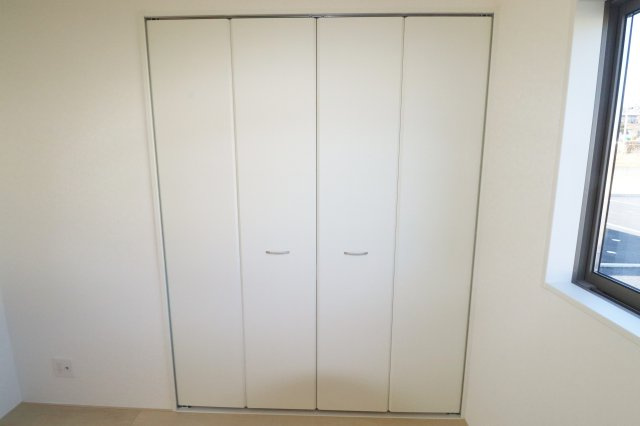 二本松市油井字無地ノ内　　　１１号棟　　　油井小学校、安達中学区の収納|リビング収納　※同社施工例