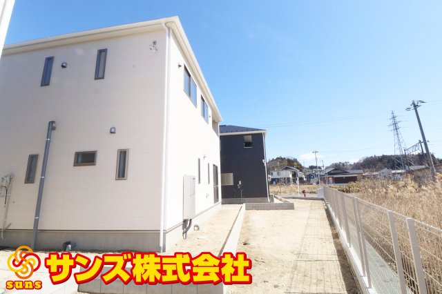 二本松市油井字無地ノ内　　　１１号棟　　　油井小学校、安達中学区の外観|南西側から見た外観