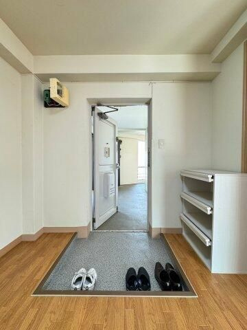 吉見ビルの玄関