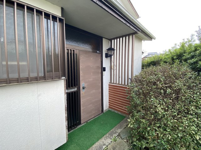 横芝光町横芝貸家の玄関