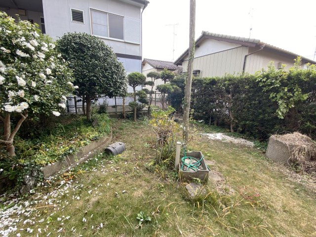 横芝光町横芝貸家の庭