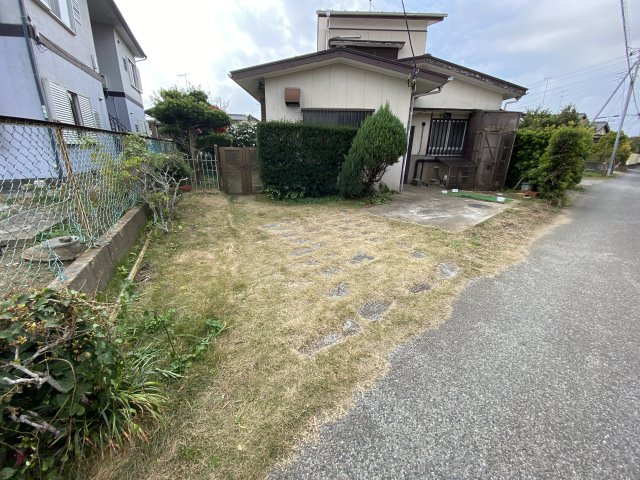 横芝光町横芝貸家の駐車場