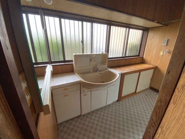 横芝光町横芝貸家の独立洗面台