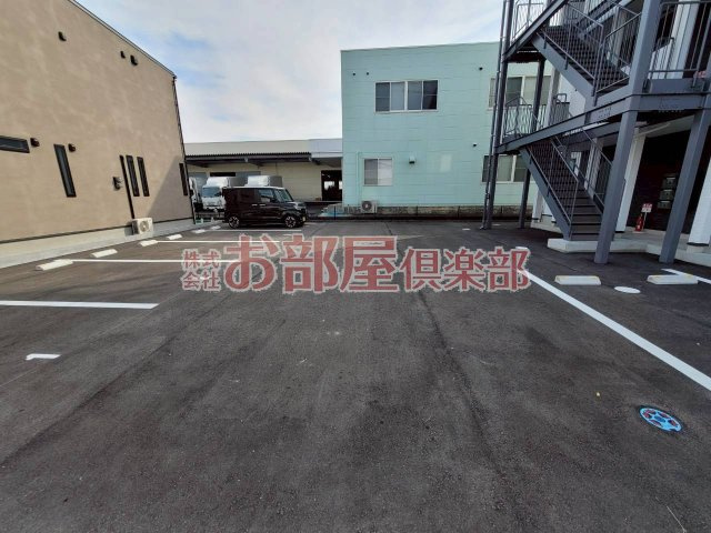 Leaf津福駅南の駐車場|駐車場です