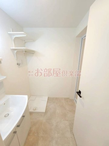 Leaf津福駅南の洗面所|脱衣スペースもあります