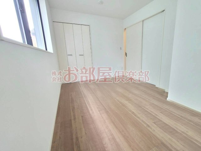 Leaf津福駅南の洋室|落ち着いた色調の洋室です