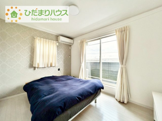 【寝室】 | つくばみらい市紫峰ヶ丘4丁目　中古戸建 | 南東向きで朝の日当たり良好！