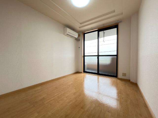 ヴァインベルク　　刈谷市近郊の賃貸はクラスホームの玄関|寝室