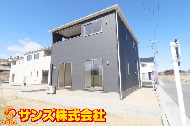 二本松市油井字無地ノ内　　　１２号棟　　　油井小学校、安達中学区の外観|南東側から見た外観♪