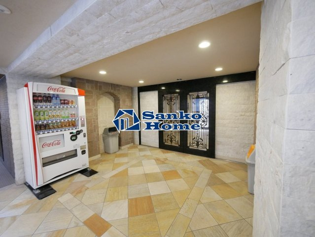 トーシンフェニックス日本橋兜町弐番館のエントランス