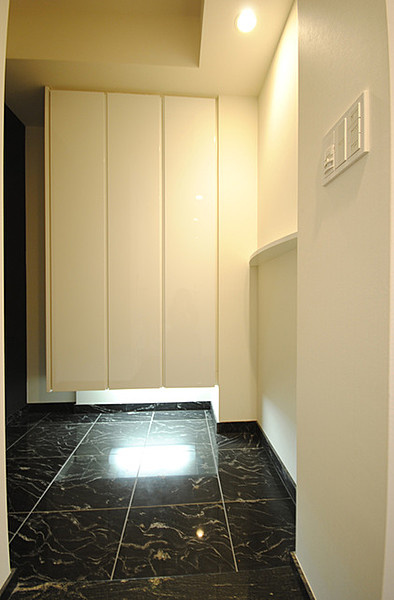 ＣＯＮＯＥ赤坂丹後町の玄関|ＣＯＮＯＥ赤坂丹後町