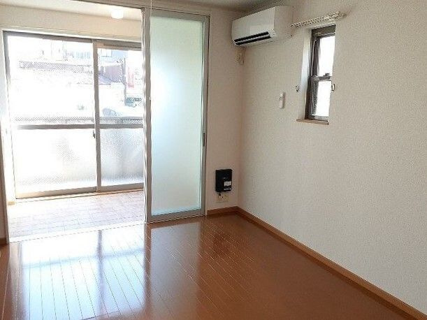 シュティル　ブリーゼの居間・リビング|こちらのリビングで趣味の時間をお楽しみください