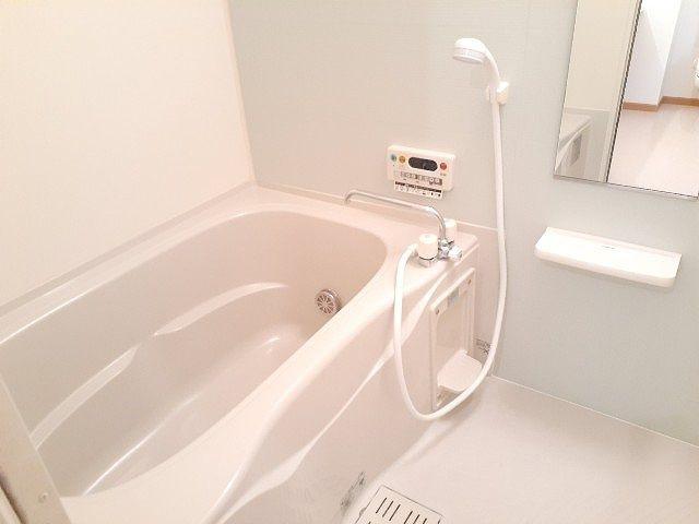 シュティル　ブリーゼの浴室|コンパクトで使いやすいお風呂です