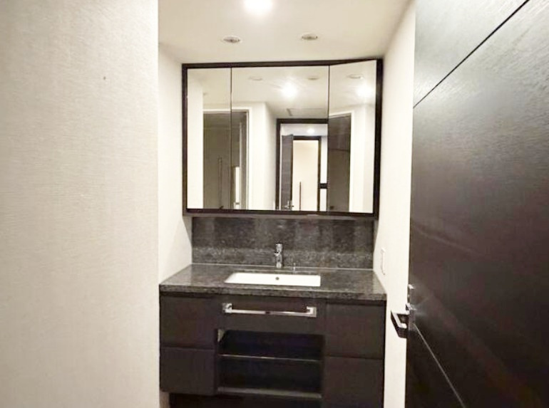 グランドメゾン京都御池通の独立洗面台