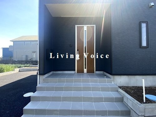 【エントランス】 | 【仲介手数料０円】平塚市小鍋島第2　新築一戸建て | 平塚市小鍋島第2　新築一戸建て