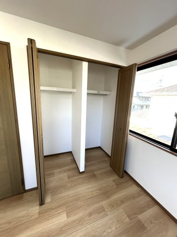 【収納】 | 仲介手数料無料！厚南小学校に通えるリフォーム済み中古住宅　宇部市大字際波西際波台３丁目 | 全室収納付き